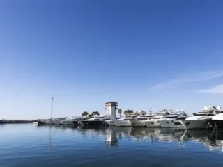 th
