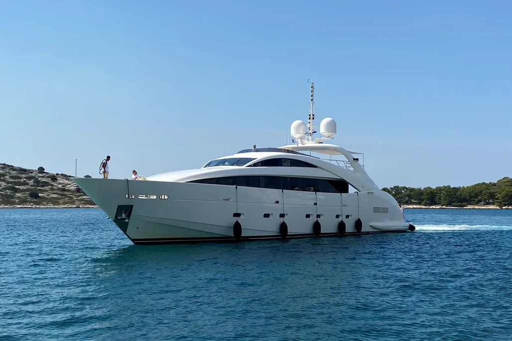 120′ ISA Yacht